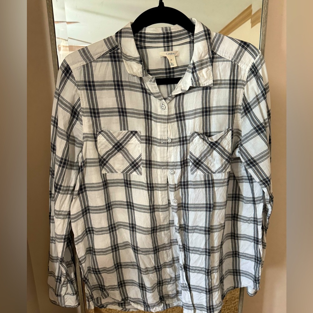 Caslon Women’s Button Down EUC